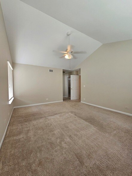 Building Photo - 420 Merry Oaks Rd