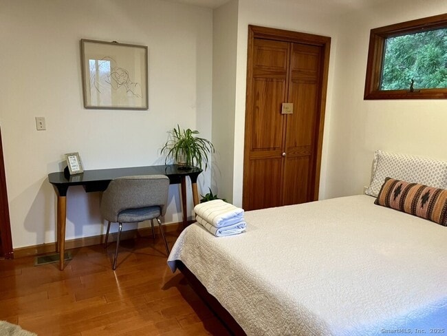 Building Photo - 106 Injun Hollow Rd