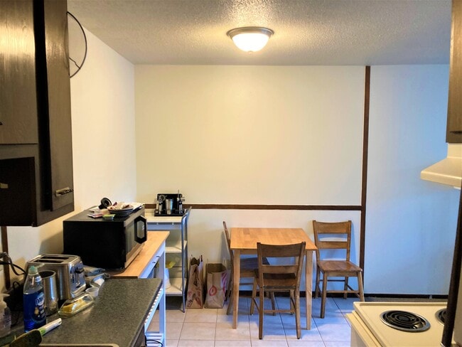 Building Photo - 2536 Lyndale Ave S