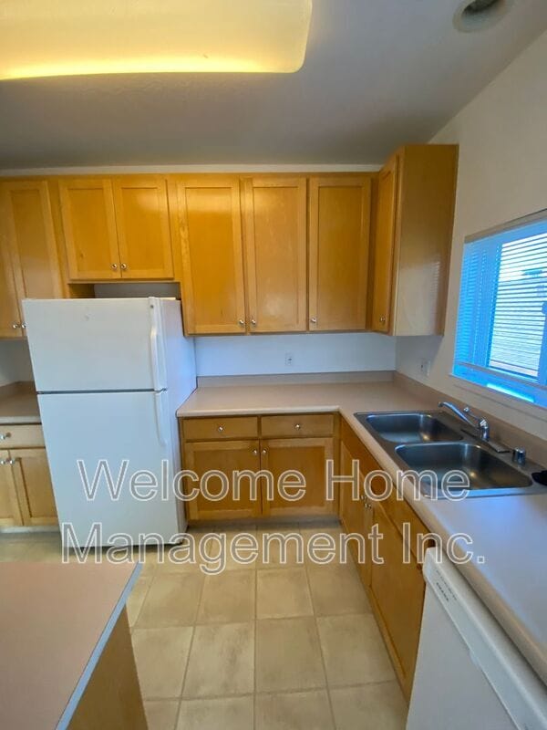 Building Photo - 1426 Henry St