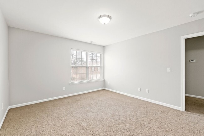 Building Photo - 200 Willow Grv Wy