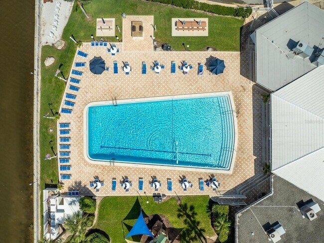 Building Photo - 10280 Imperial Point Dr W
