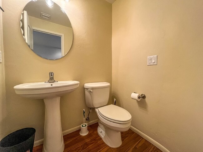 Building Photo - 3 Story townhome
