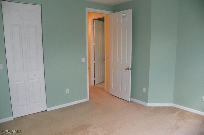 Building Photo - 1400 Mariposa Cir