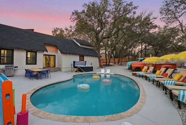 Building Photo - 5422 Lancashire Dr