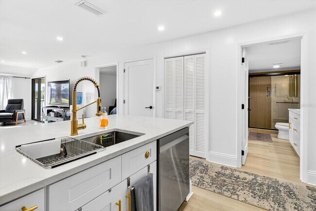 Building Photo - 29254 Bay Hollow Dr