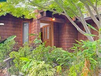 Building Photo - 1139 Sierra Vista Way