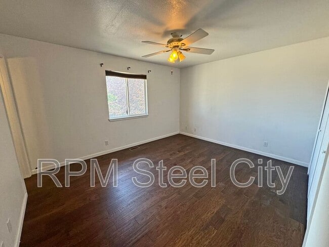 Building Photo - 1456 Gem Dr