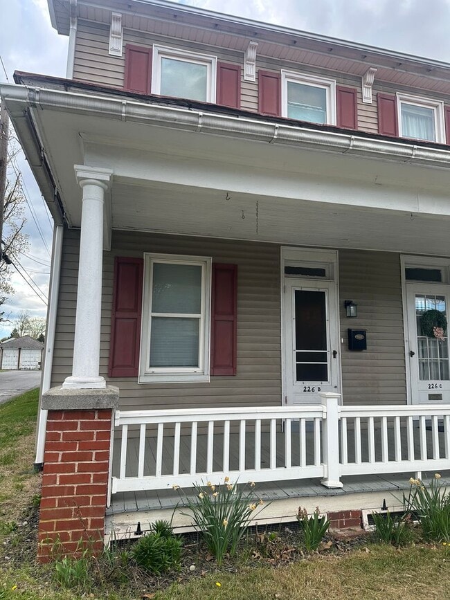 Building Photo - 226 E High St