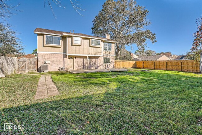 Building Photo - 2801 Custer Dr