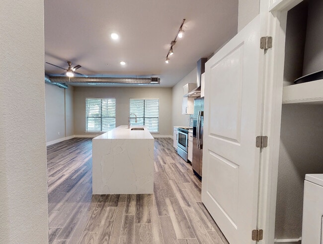 Building Photo - 1 Bedroom Beauty – Get Up to $750 Off Move...