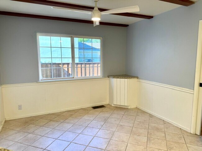 Building Photo - Beautiful 3 bedroom, 2 bath single level home in the Woodlands-Walnut Creek