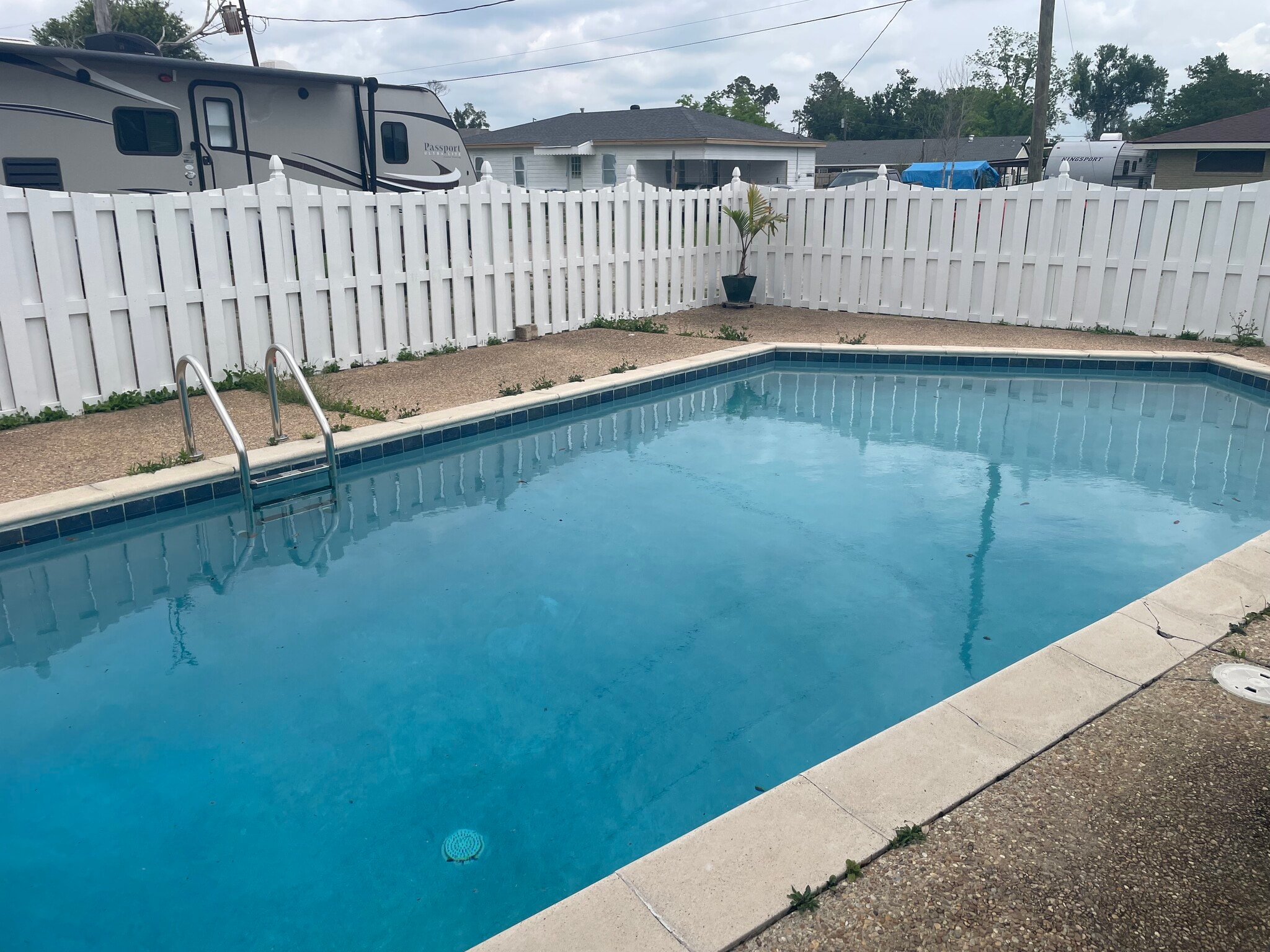 Swimming pool - 1616 Rio Vista Ave