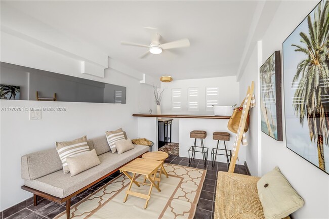 Building Photo - 4925 Collins Ave