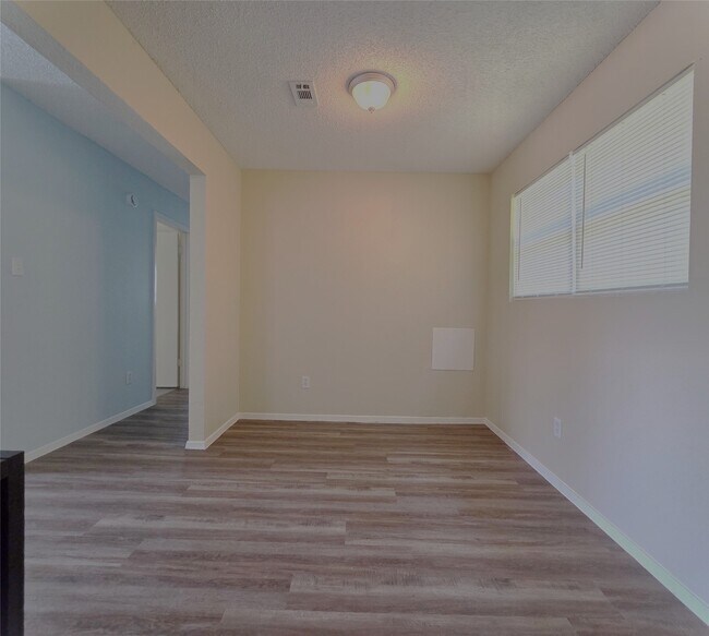 Building Photo - 9914 Gloyna St