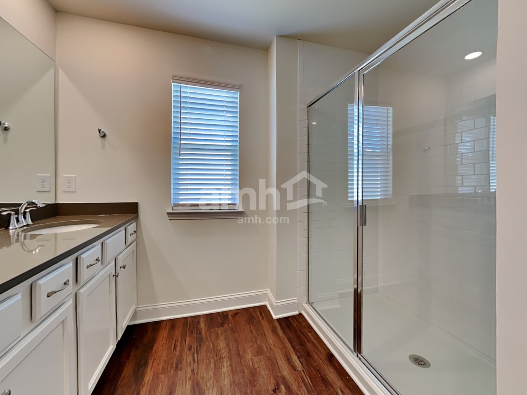 Building Photo - 768 Carnaby Ln