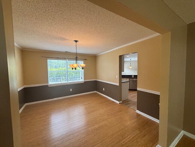 Building Photo - 3301 Sacramento Dr