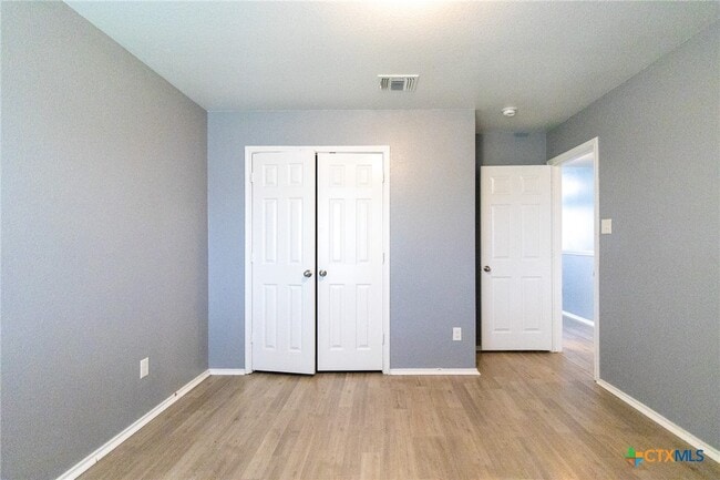 Building Photo - 6505 Clear Brook Dr