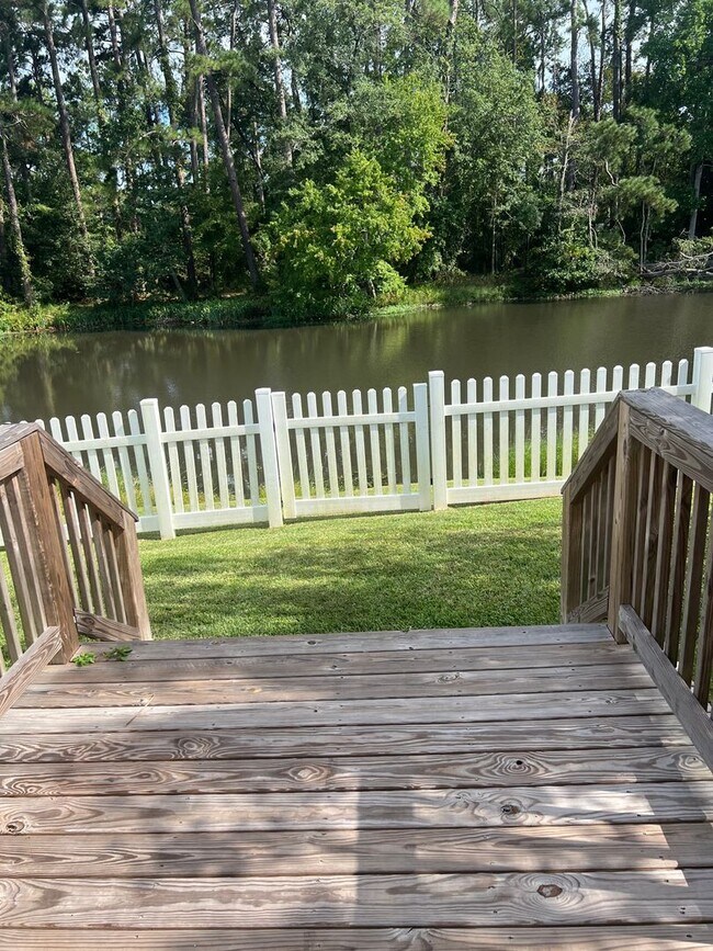 Building Photo - Charming 3/2 Home in Great Neighborhood