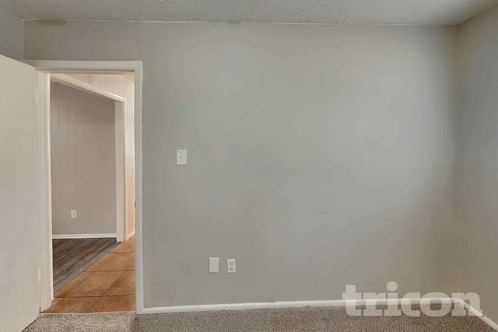 Building Photo - 13622 Oak Breeze