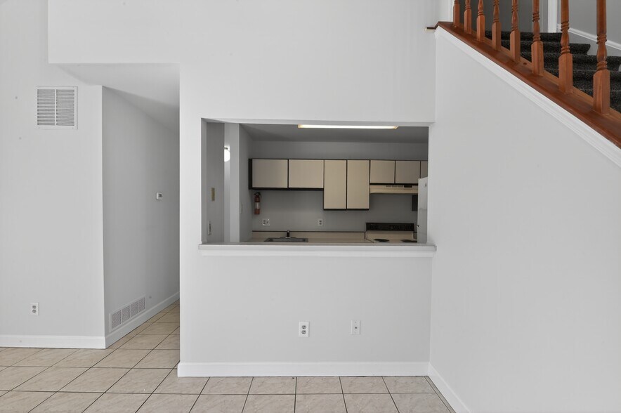 Building Photo - 2701 Canyon Ct