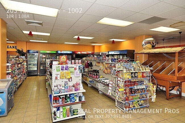 Building Photo - 203 Yoakum Pkwy