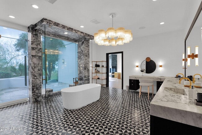 Building Photo - 5632 Camelback Canyon Dr