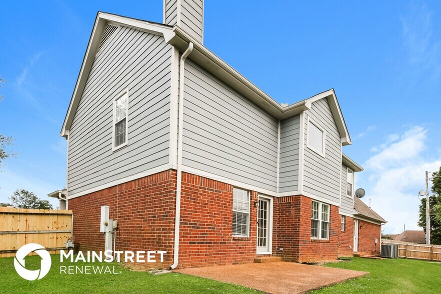 Building Photo - 4737 Calgary Cove