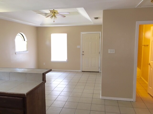 Building Photo - 1806 S Linden St