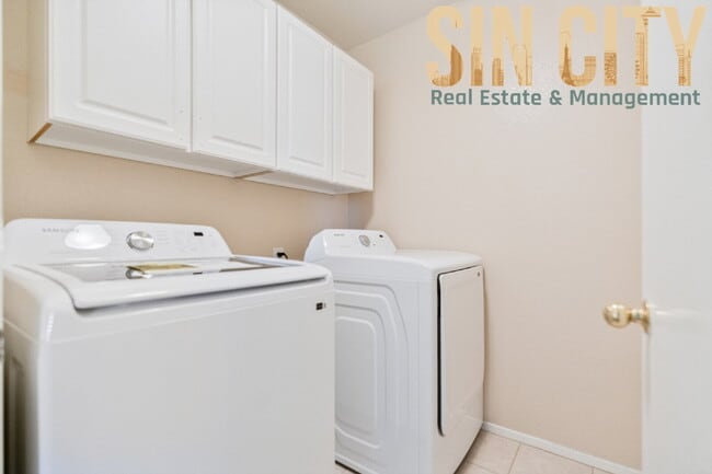 Building Photo - "Charming 3-Bedroom Oasis in North Las Vegas - Spacious Comfort Awaits!"