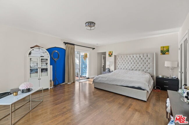 Building Photo - 962 S Plymouth Blvd