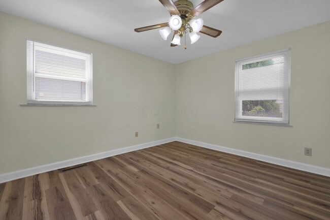 Building Photo - 470 Amesbury Dr