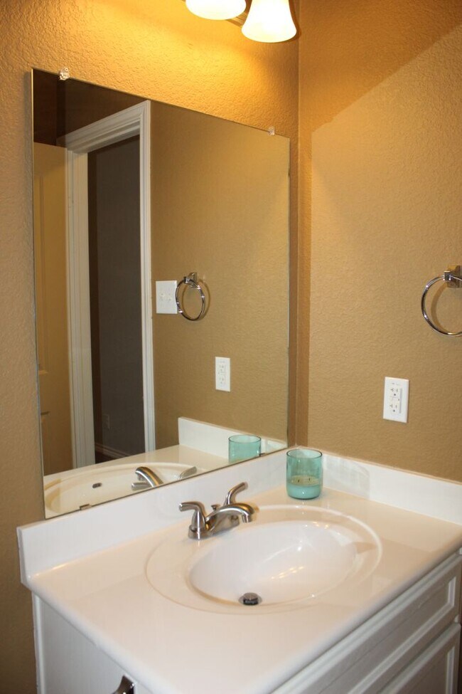 Building Photo - 5 BEDROOM, BELTON ISD