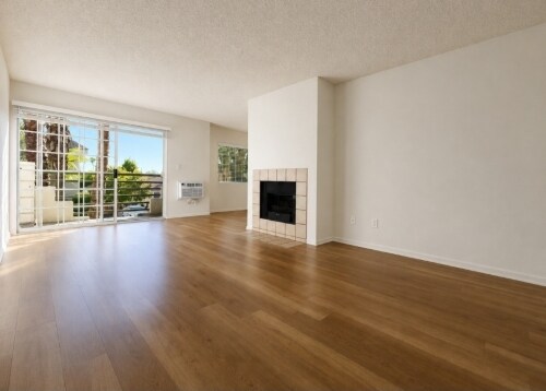 Interior Photo - 3750 Kelton Ave