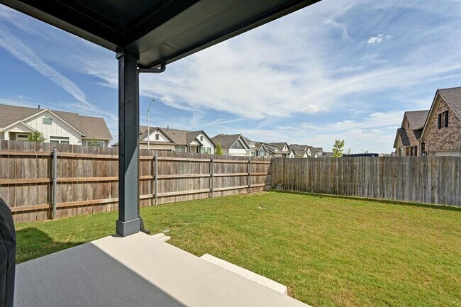 Building Photo - 115 Bamboo Dr