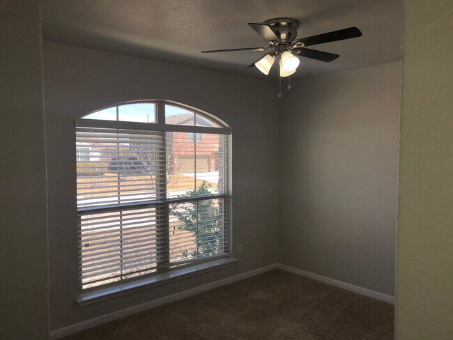Building Photo - Beautiful 3/2 Single Story Home in New Bra...