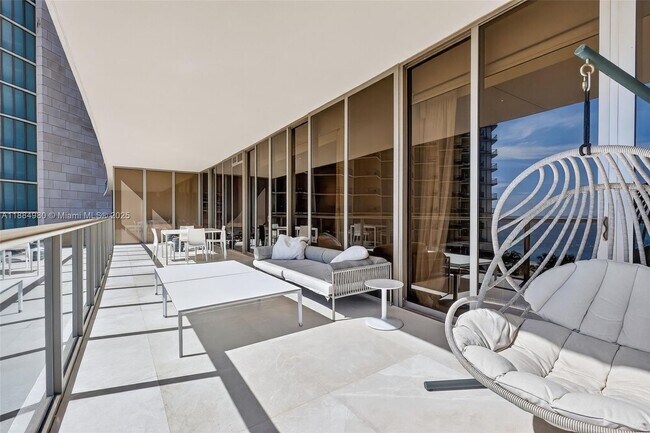 Building Photo - 9705 Collins Ave
