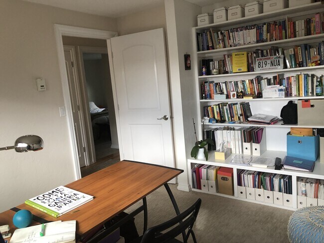 Building Photo - 1706 Minda Dr