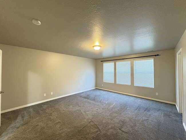 Building Photo - 1295 Willow Way