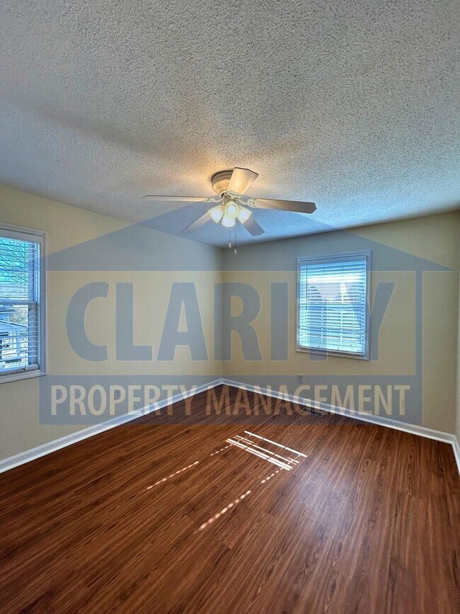 Building Photo - ***1/2 OFF 1ST MONTH'S RENT!!!***