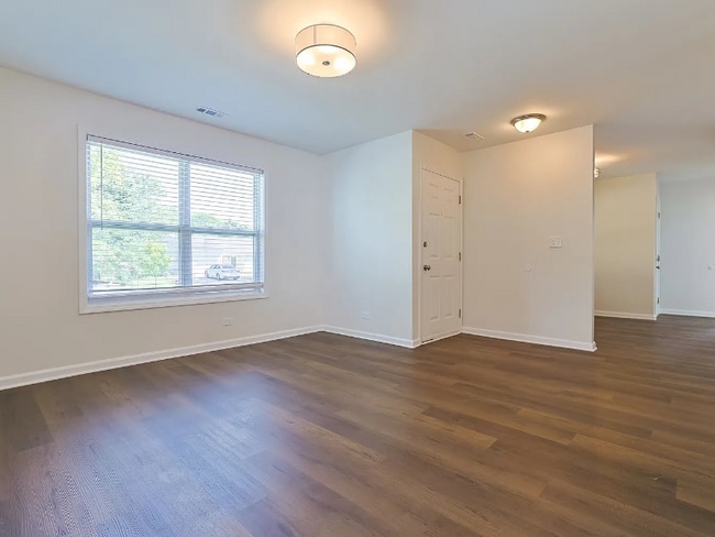 Building Photo - 1064 Crestwood Ln