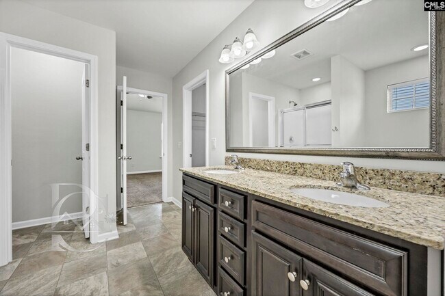 Building Photo - 629 Kimpton Dr