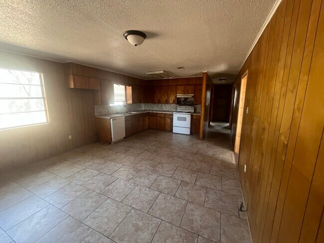 Building Photo - 50 Brewer St