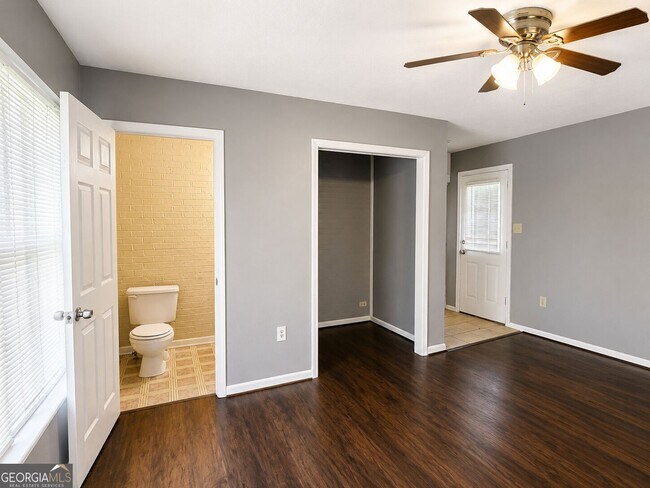 Building Photo - 157 Davidson Dr
