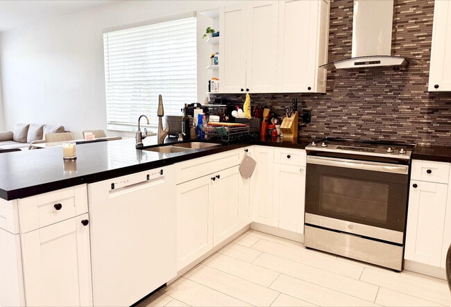 Building Photo - 18702 SW 27th St