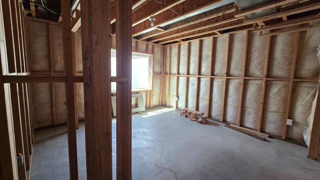 Building Photo - 4933 W Pillar Dr