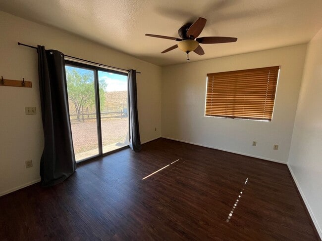 Building Photo - 3 bedroom home in wine country