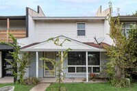 Building Photo - 1804 Ridgeview Plaza