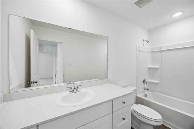 Building Photo - 14221 Donahue St