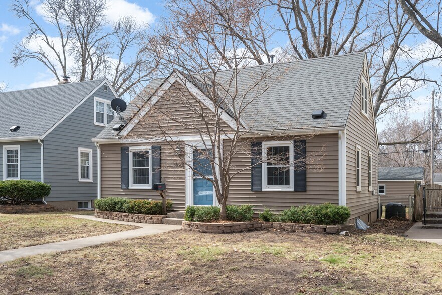 Building Photo - 2820 Idaho Ave S